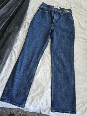 Abercrombie And Fitch Straight-Leg Ultra High Right Curve Love Jeans Nwt